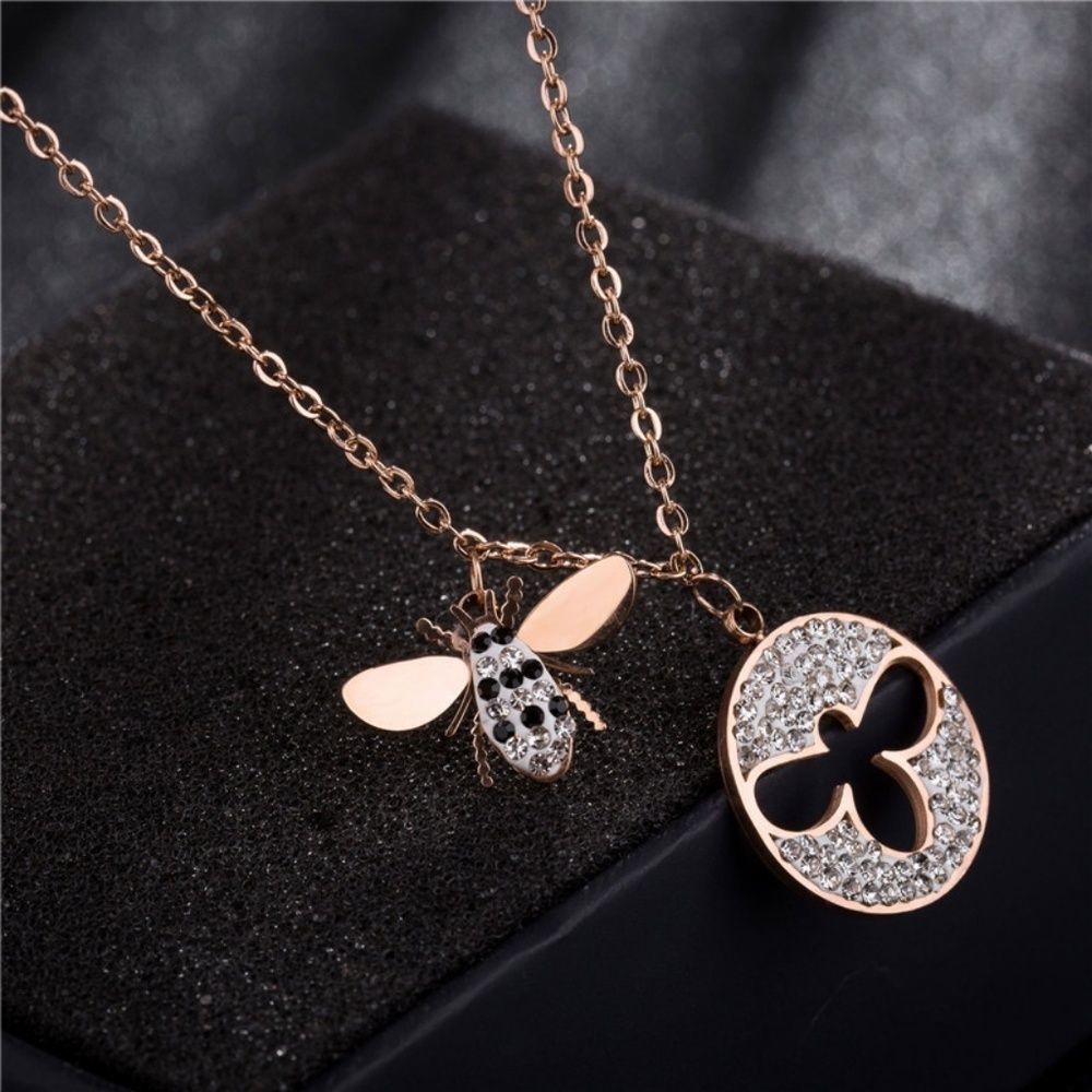 Rose Gold Dancing Bee Crystal Plate Necklace
